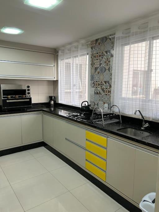 Apto Vista Mar, Frente Ao Shopping Atlantico Balneario Camboriu